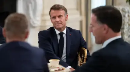 Восемь стран ЕС просят Макрона разместить ядерное оружие на их территории