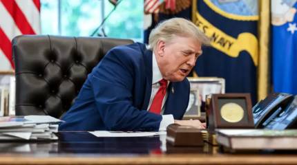 «Сокрушительная война»: Трамп объявил о начале беспрецедентной изоляции Ирана