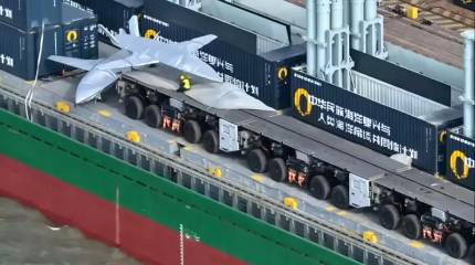 Китай превращает контейнеровоз в морской носитель боевых дронов