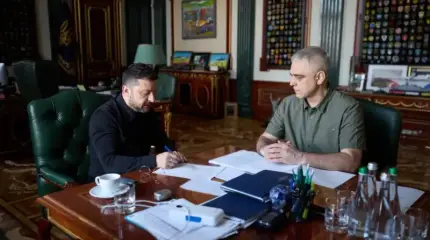 Зеленский: российский дрон влетел в окно кабинета главы СБУ