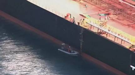Опубликованы кадры высадки французского спецназа на борт танкера теневого флота