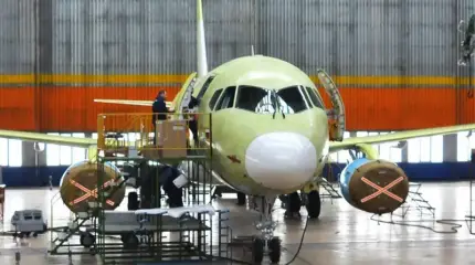 Pour le marché indien, le Superjet 100 devra être allongé et raccourci.