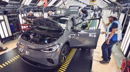 Крупнейший автоконцерн ФРГ готовится к массовому сокращению рабочих