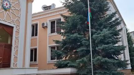 В Киеве начали защищать азербайджанские памятники от атак ВС РФ