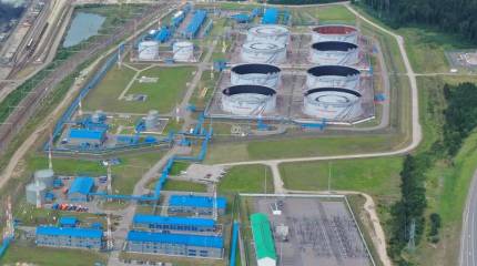 «Получат миллиарды и ударят»: Киев требует вернуть санкции против нефти РФ