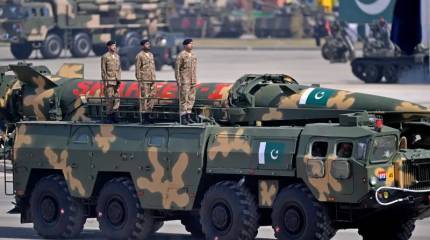 Pakistan stawia armię w stan gotowości, ostrzega Indie przed możliwą wojną