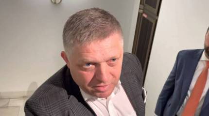 Роберт Фицо разрешил словацким компаниям поставлять оружие на Украину