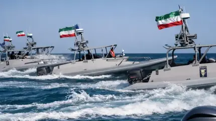 Иран направил десятки катеров КСИР в Ормузский пролив