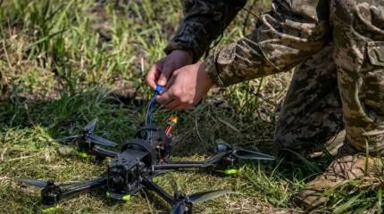 Показаны кадры уничтожения 40 дронов-ждунов на дороге у Доброполья