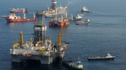 Почти вся добытая к этому моменту в мире нефть оказалась в море – Bloomberg