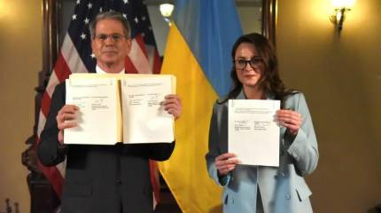 «Страна юридически стала колонией»: на Украине отреагировали на подписание ресурсной сделки между Вашингтоном и Киевом