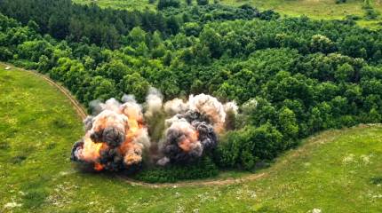 Военблогер показал кадры удивительной точности Су-34 при сбросе ФАБов