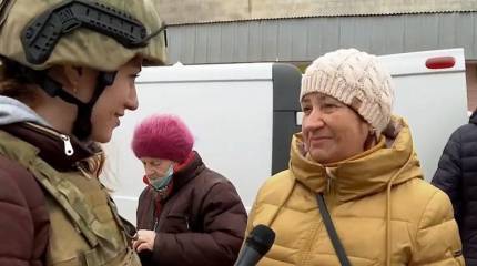 «Мы так вас ждали, родные!» Жители Украины встречают российских военных и журналистов