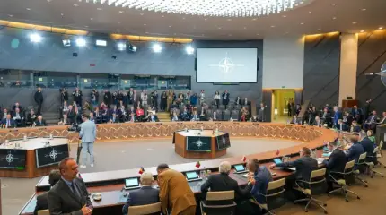 「NATOは無意味であり、EUは無になった」イタリア国防相