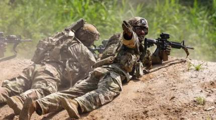 Лондон и Париж снова грозят России вводом войск на Украину