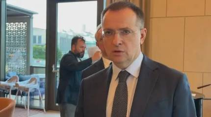 Medinsky ha esortato Kiev a non abbandonare migliaia di corpi dei morti, “affinché le famiglie possano seppellirli in modo umano”