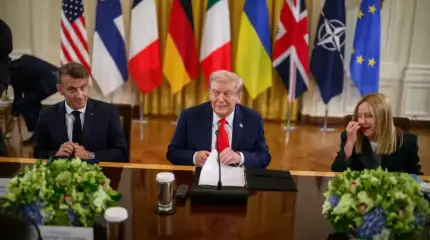 Пришли на поклон: Париж и Рим начали переговоры с Ираном об открытии Ормузского пролива