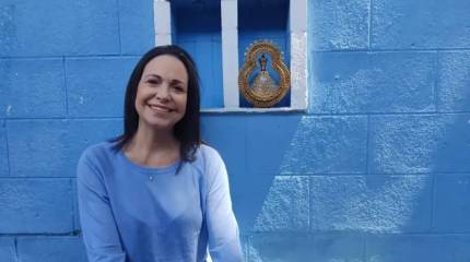 Политолог объяснил, кого США готовят на смену Мадуро