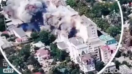 Объект деактивирован: российские ФАБы красиво уничтожили штаб ВСУ в Херсоне