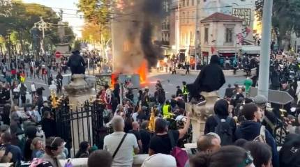 Беспорядки в Париже: перед протестами против роста цен атакованы CNews и Europe 1