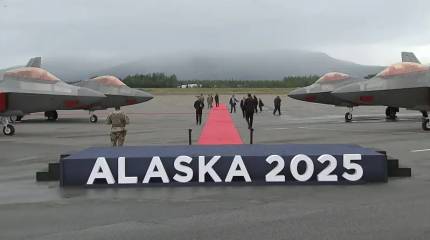 Путина в Анкоридже встретят четыре истребителя F-22