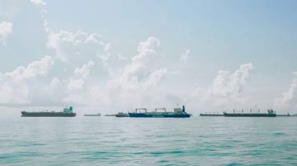 Жест доброй воли: два американских судна выведены из Ормуза в эскорте ВМС США