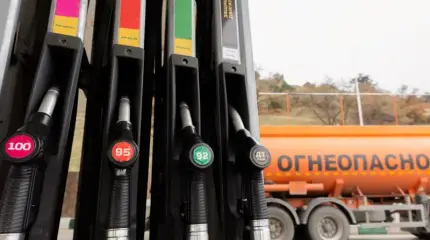 Власти Крыма сообщили о полном прекращении продаж бензина физическим и юридическим лицам