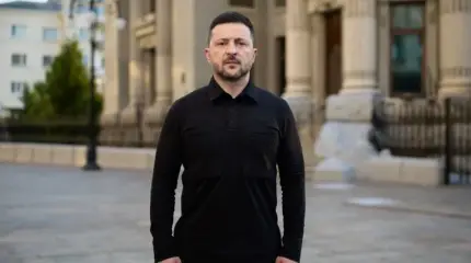 Мало ретрансляторов: Зеленский потребовал остановить военные стройки в Беларуси