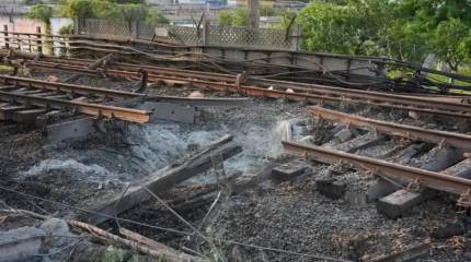 基辅交通瘫痪：俄罗斯导弹摧毁地铁线路