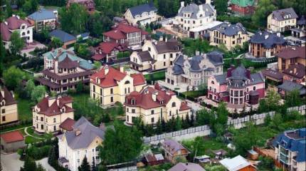 Особняки на Рублевке упали в цене