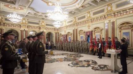 Зеленский опасается госпереворота, на Украине хотят запретить массовые мероприятия для военных