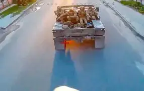 Дрон-камикадзе КВН ударил в кузов Humvee, где сидели боевики ВСУ