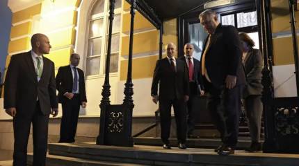 "Yo también puedo hacerlo mejor": los húngaros reaccionan ante la vergüenza del traductor durante las conversaciones entre Putin y Orban.