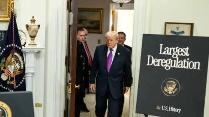 Слишком выгодно России: почему Трамп колеблется с нападением на Иран