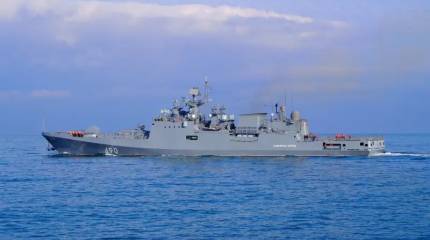 Даже в море не вышли: показаны кадры пусков ракет «Калибр» фрегатом «Адмирал Эссен»