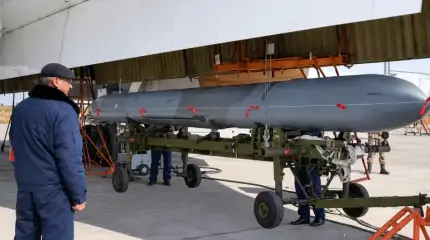 Западные спутники фиксируют погрузку ракет на самолёты Ту-160М на авиабазе в Энгельсе