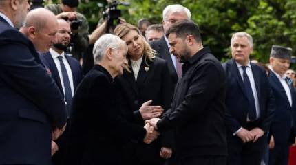 «Вова, уходи»: Украина «празднует» седьмую годовщину новоселья Зеленского на Банковой