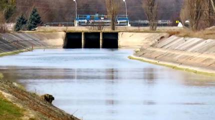 Вода, прорвавшая дамбу на Северо-Крымском канале, несёт в себе опасность