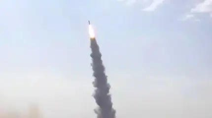 Kompakte und tödliche Khaybar Shekan-Raketen tragen Streusprengköpfe