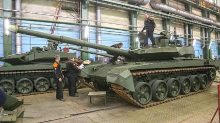 Analistas de OSINT: Rusia está construyendo tanques T-90M desde cero en cientos