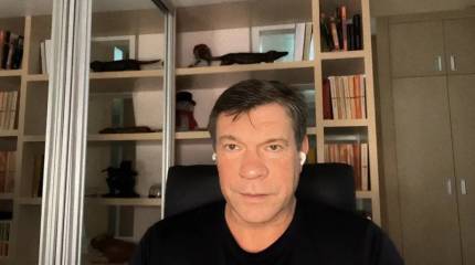 Царев: Трамп проигрывает битву с «глубинным государством»