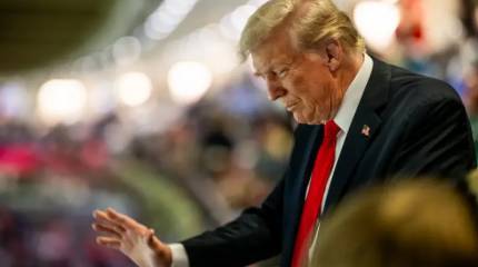 «Один раз – не президент»: советники Трампа исполняют его поручения, только убедившись, что он серьезен