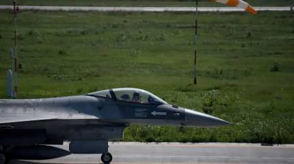 Румыния пытается обучить еще одну партию украинских летчиков F-16