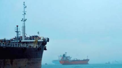 Фиксируются смерти членов экипажей судов, застрявших в Ормузском проливе – WSJ