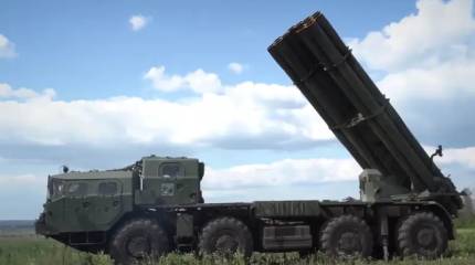 Показаны кадры удара российской РСЗО по позициям боевиков в Херсоне