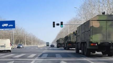 В Пекин стягивают войска после задержания чиновников, заподозренных в работе на США