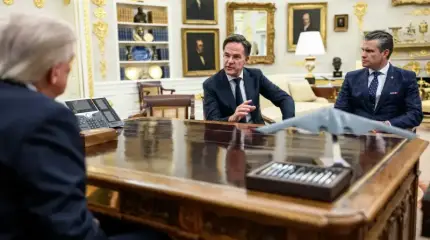 «Путин думает нас пересидеть»: НАТО продолжит поставки оружия Украине даже без США