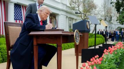 «Это крах для всей экономики»: читатели Washington Post о торговой войне Дональда Трампа
