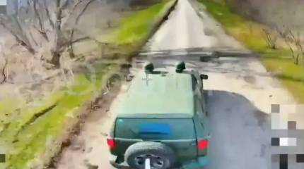 Автомобиль с боевиками ВСУ не сумел уйти от погони российского FPV-дрона