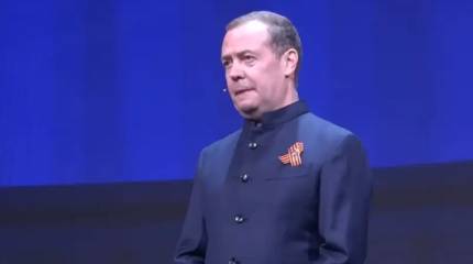 Медведев: переговоры России и США по Украине не стали препятствием для дальнейшего продолжения СВО